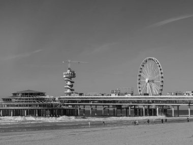 Hollanda 'daki Scheveningen plajı.