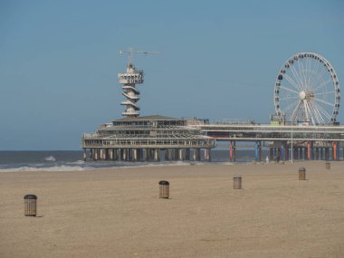 Scheveningen Hollanda 'nın kuzey denizinde