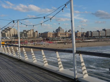 Scheveningen Hollanda 'nın kuzey denizinde