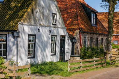Hollanda 'daki Ameland adasındaki Nes köyü.
