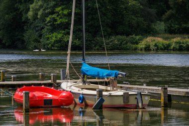 Yaz zamanı Westphalia 'da göl