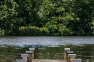 Yaz zamanı Westphalia 'da göl