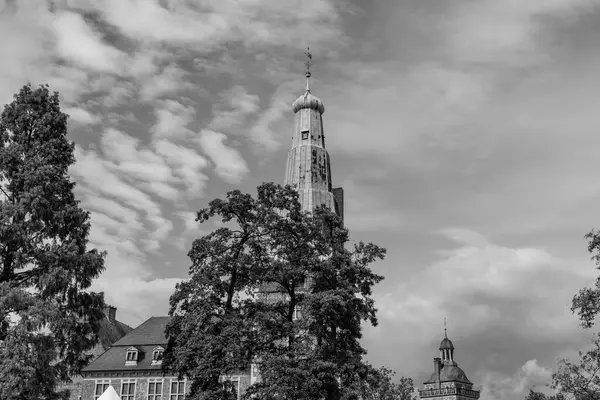 Alman Muensterland 'indeki Raesfeld şehri.