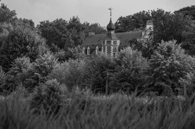 Gemen köyü ve eski şatosu.