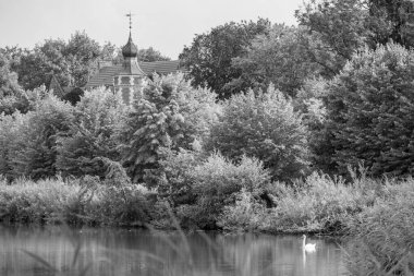 Gemen köyü ve eski şatosu.