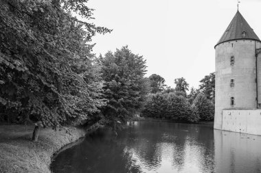 Gemen köyü ve eski şatosu.