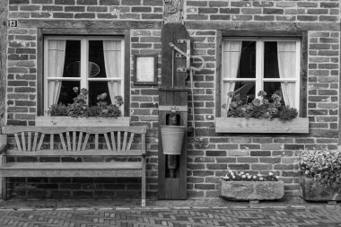 Gemen köyü ve eski şatosu.