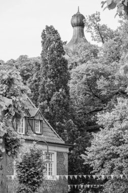 Gemen köyü ve eski şatosu.