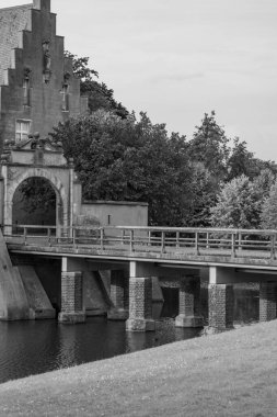 Gemen köyü ve eski şatosu.