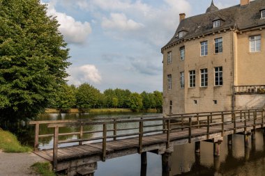 Gemen köyü ve eski şatosu.