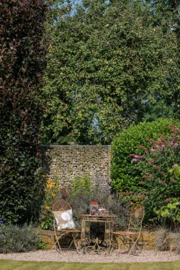 Alman Muensterland 'inde bir bahçede yaz zamanı