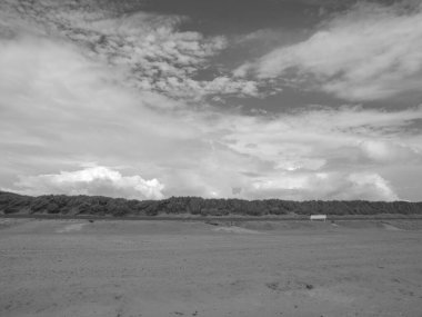 Kuzey Alman deniz adasının sahilinde yaz vergisi.