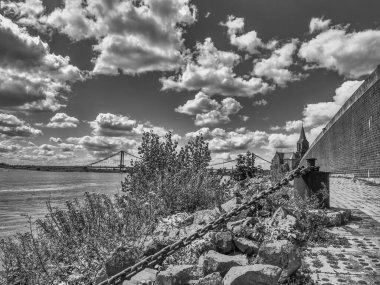 Emmerich Almanya 'daki Ren Nehri' nde.