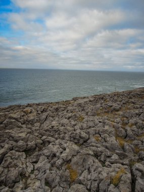 İrlanda kıyıları.