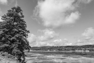 Almanya 'da Essen yakınlarındaki Baldeney Gölü