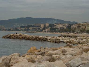 Akdeniz 'de Fransa' da konserveler