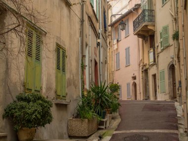 Akdeniz 'de Fransa' da konserveler