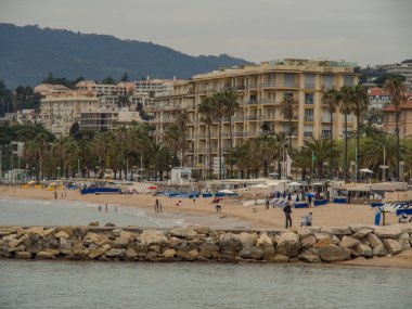 Akdeniz 'de Fransa' da konserveler