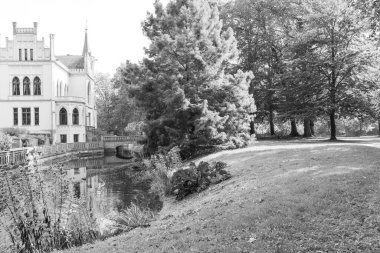 Almanya 'da, şehrine yakın eski bir kale.