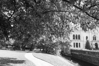 Almanya 'da Leer City yakınlarında bir kale.