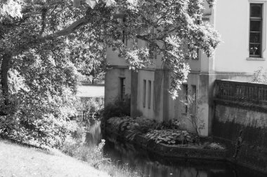 Almanya 'da Leer City yakınlarında bir kale.