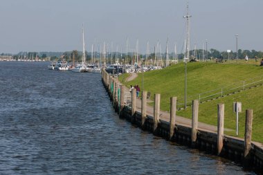Kuzey Denizi 'ndeki Greetsiel köyü.