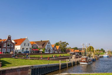 Kuzey Denizi 'ndeki Greetsiel köyü.