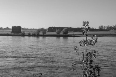 Ren nehrinde sonbahar vergisi