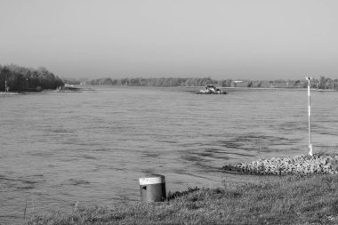 Ren nehrinde sonbahar vergisi