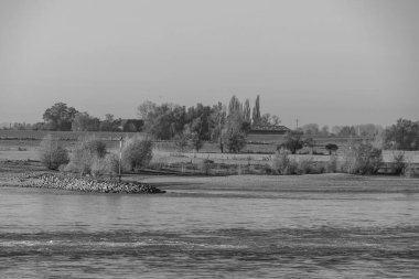 Ren nehrinde sonbahar vergisi