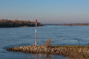 Ren nehrinde sonbahar vergisi