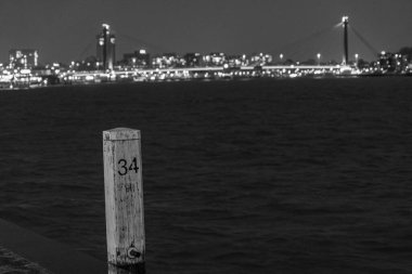 Geceleri Rotterdam şehri