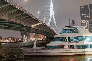 Nijmegen şehri Hollanda 'daki Wal Nehri' nde.