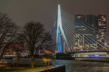 Nijmegen şehri Hollanda 'daki Wal Nehri' nde.