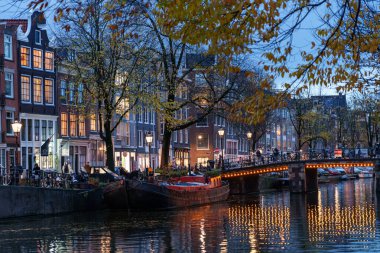 Gece Amsterdam şehir