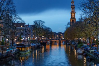 Gece Amsterdam şehir