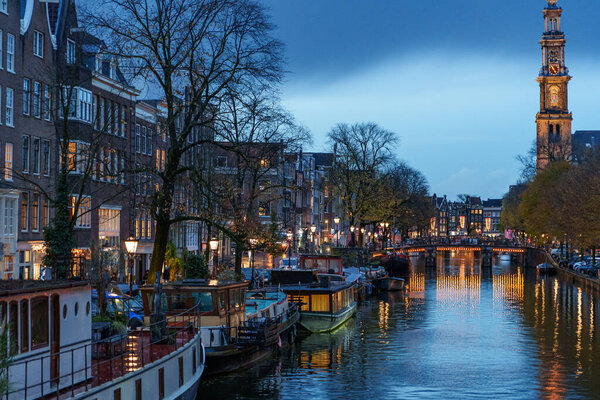 Амстердам ночью
