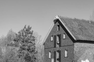 İlkbaharda Gescher yakınlarında bir gölde yürüyüş.