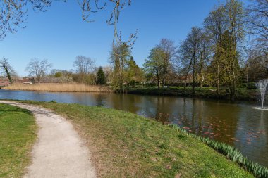 Bahar zamanı Hollanda 'nın Bredevoort kenti