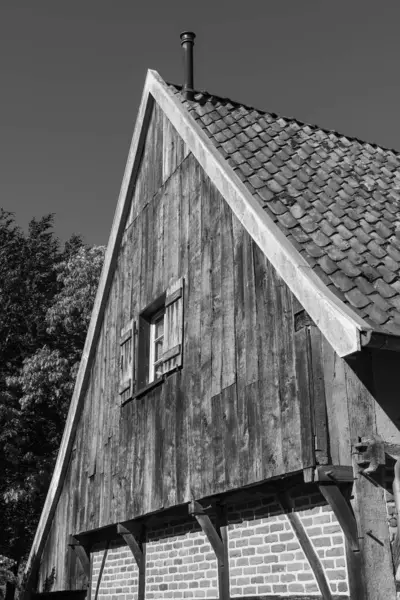 Westphalia 'daki eski çiftlik evi.