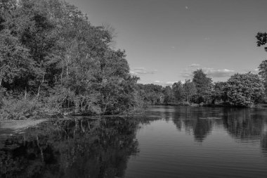 Alman Muensterland 'inde bir gölde bahar akşamı