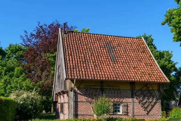 Westphalia 'daki eski çiftlik evi.