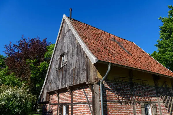 Westphalia 'daki eski çiftlik evi.