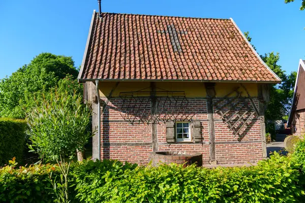 Westphalia 'daki eski çiftlik evi.