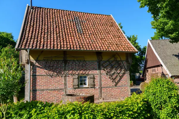 Westphalia 'daki eski çiftlik evi.