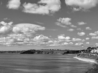İngiliz Kanalı ve Bisküvi 'de gemi yolculuğu.