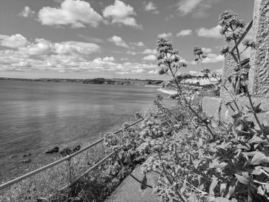 İngiliz Kanalı ve Bisküvi 'de gemi yolculuğu.