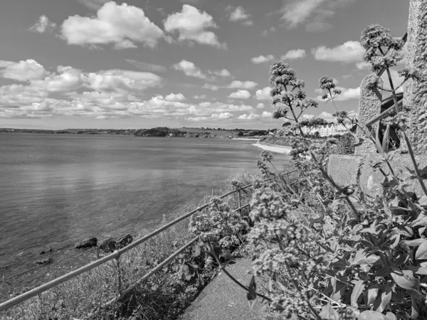 İngiliz Kanalı ve Bisküvi 'de gemi yolculuğu.