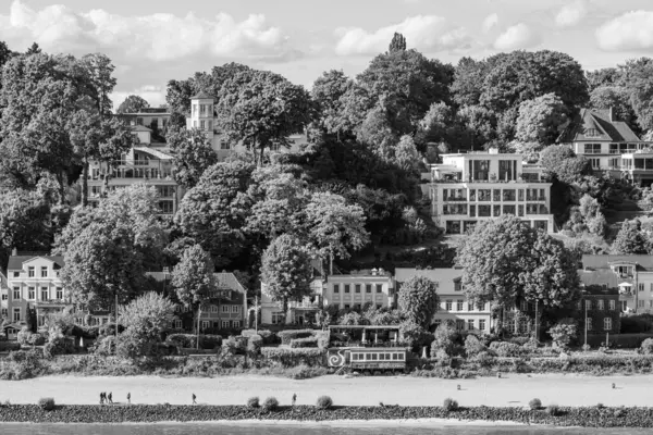 Almanya 'da Hamburg şehri ve limanı