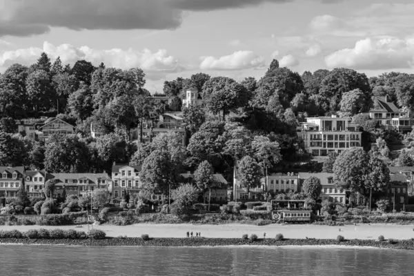 Almanya 'da Hamburg şehri ve limanı